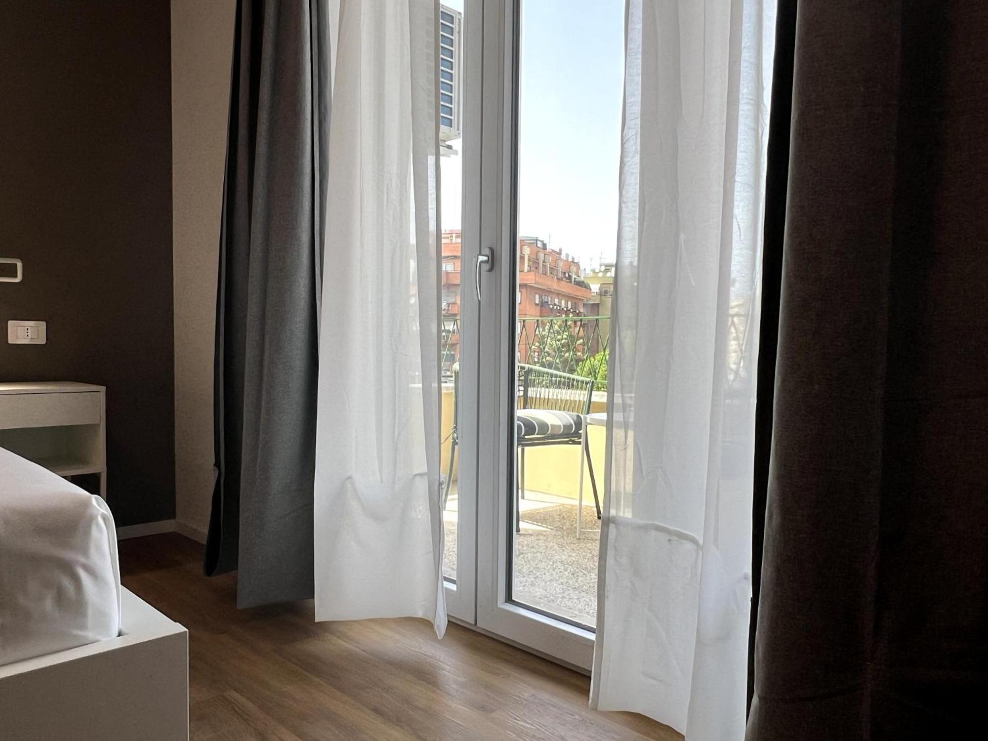 רומא Near Vatican, Irnerio 47 Guest House מראה חיצוני תמונה